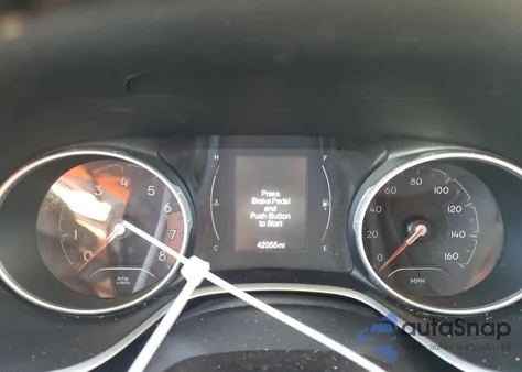 2019 Jeep Compass Latitude z USA, uszkodzony, nr VIN 3C4NJDBB2KT839291